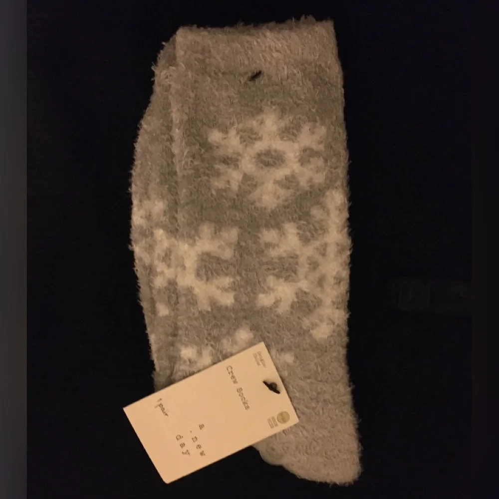 Snowflake Cozy Crew Socks